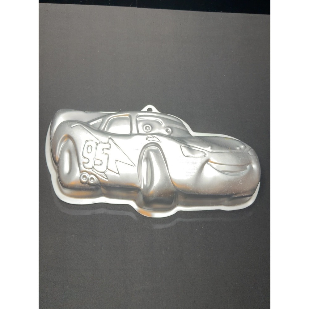 Wilton Disney Pixar Cars Lightning McQueen Cake Pan 2105-6400 Aluminum